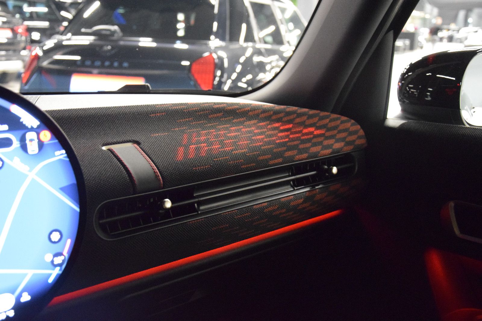 Fahrzeugabbildung MINI Cooper C John 5-Trg. Cooper Works Trim HuD Pano