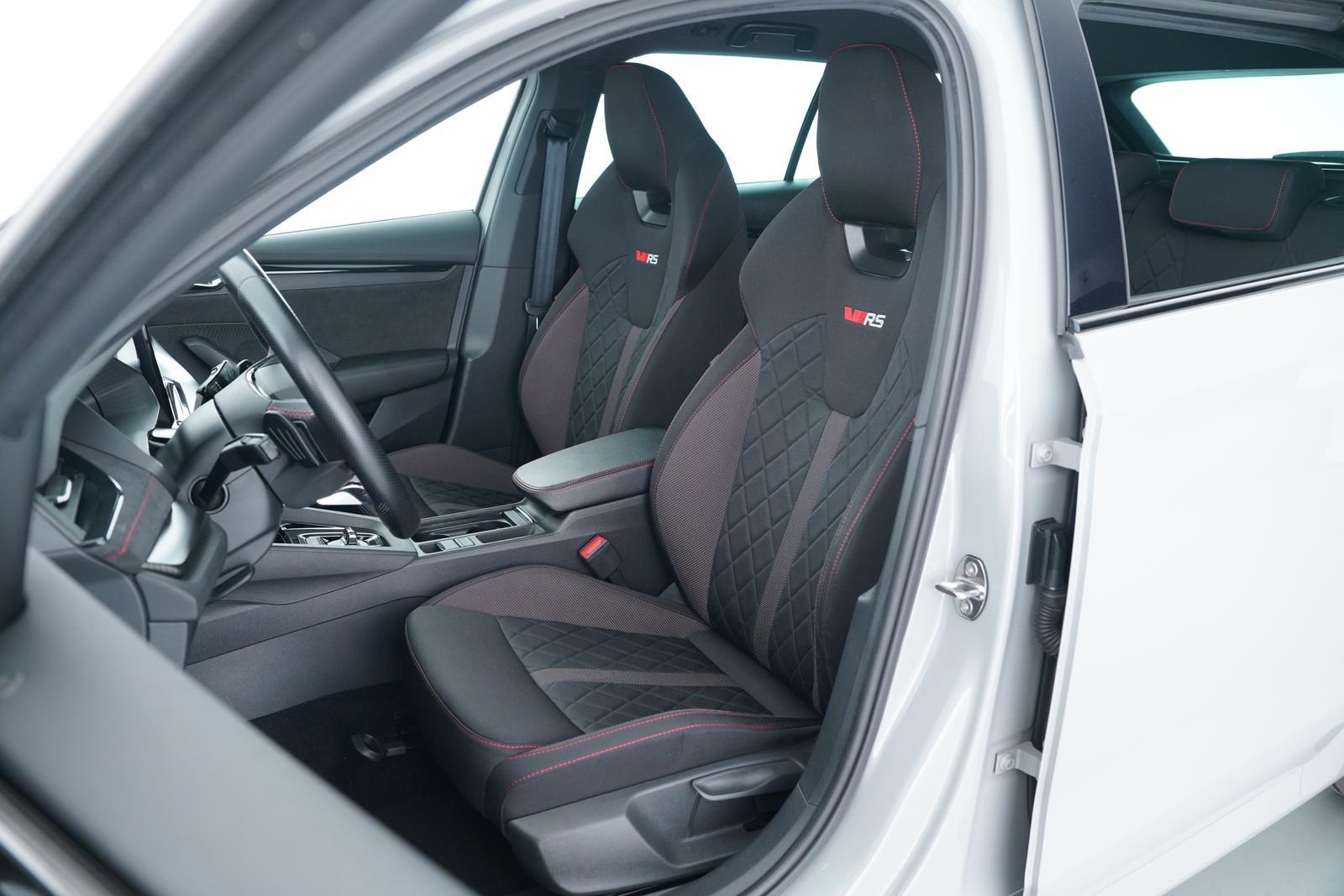 Skoda OCTAVIA COMBI RS 2.0TSI DSG HEAD-UP+SCHECKHEFT