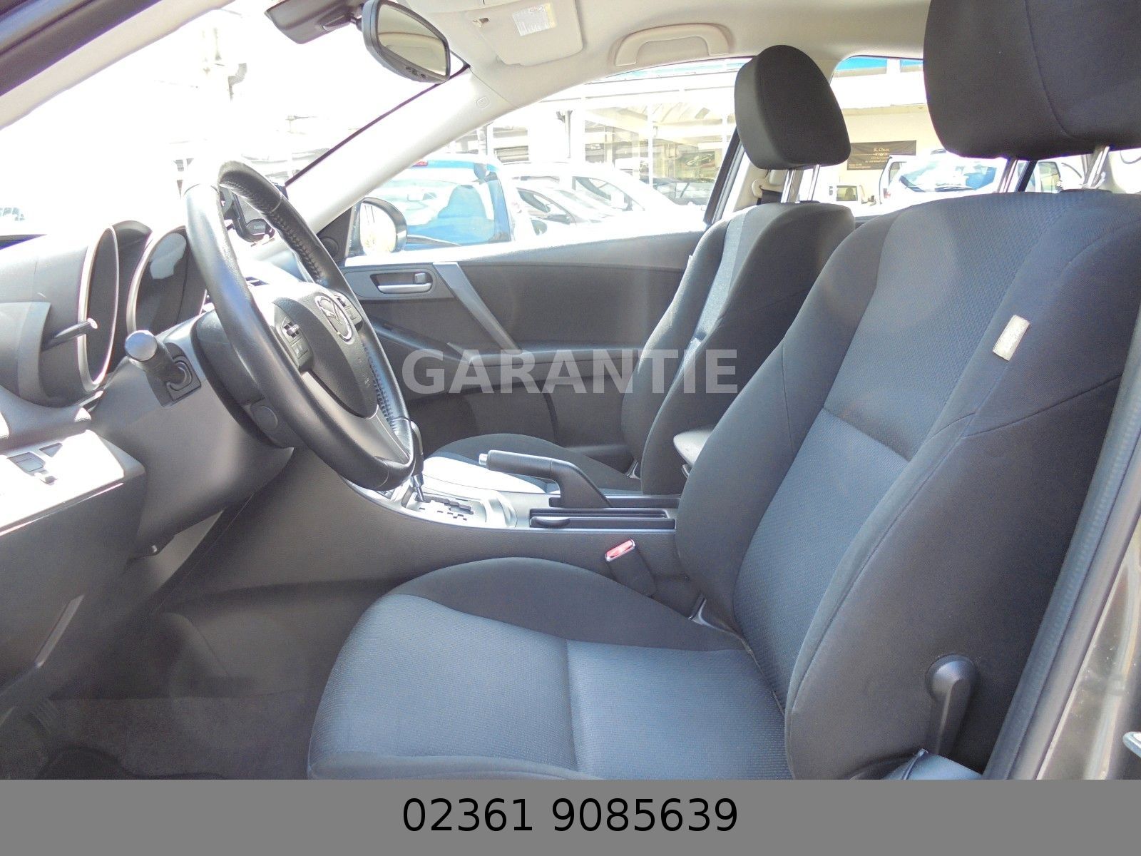 Fahrzeugabbildung Mazda 3 Lim. Exclusive-Line Automatik/Klima/Shz/PDC/