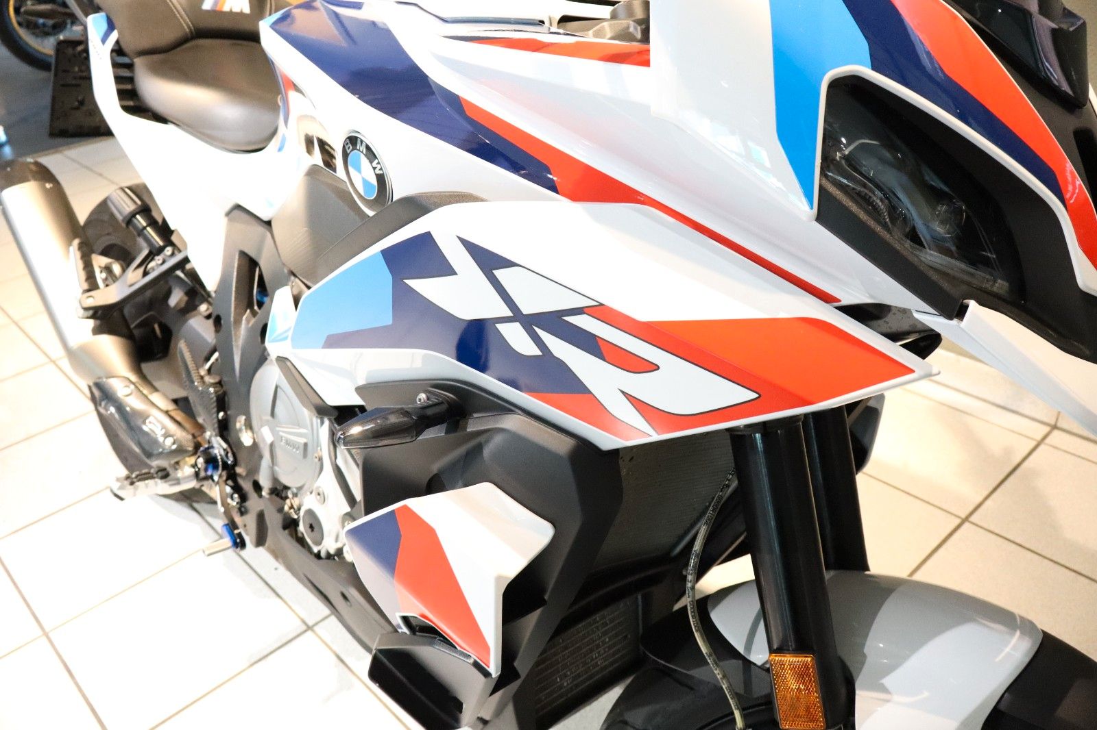 Fahrzeugabbildung BMW M1000 XR
