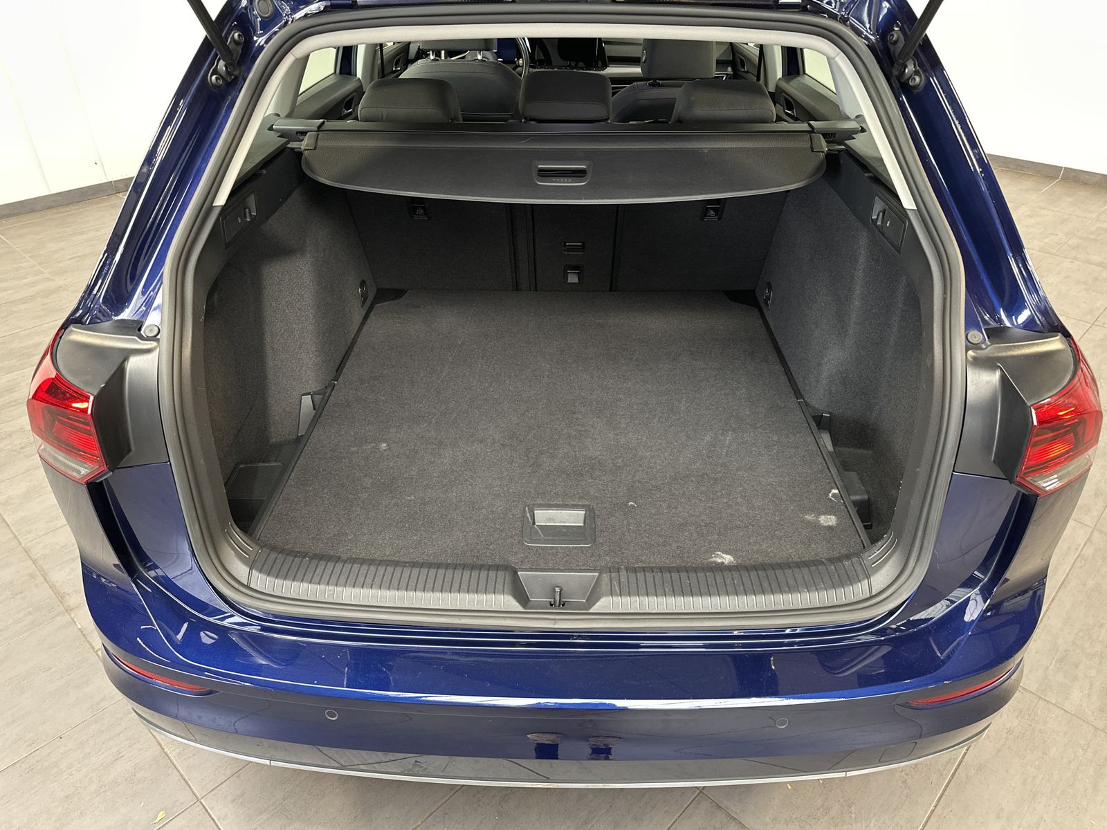 Fahrzeugabbildung Volkswagen Golf Variant 2.0 TDI DSG Style NAV+LED+ACC+VCOCK