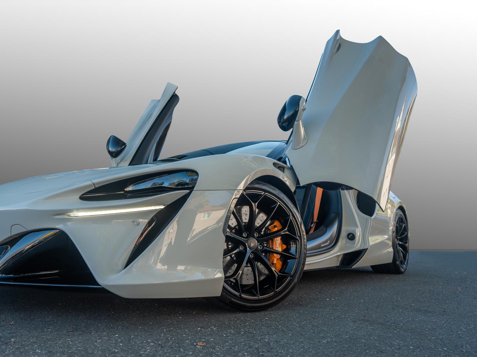 McLaren Artura Spider TechLux Int. | B&W | Carbon | ECR