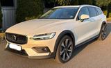 Volvo Sehr gepflegter Volvo V60 Cross Country B4 - Volvo V60 Cross Country von privat