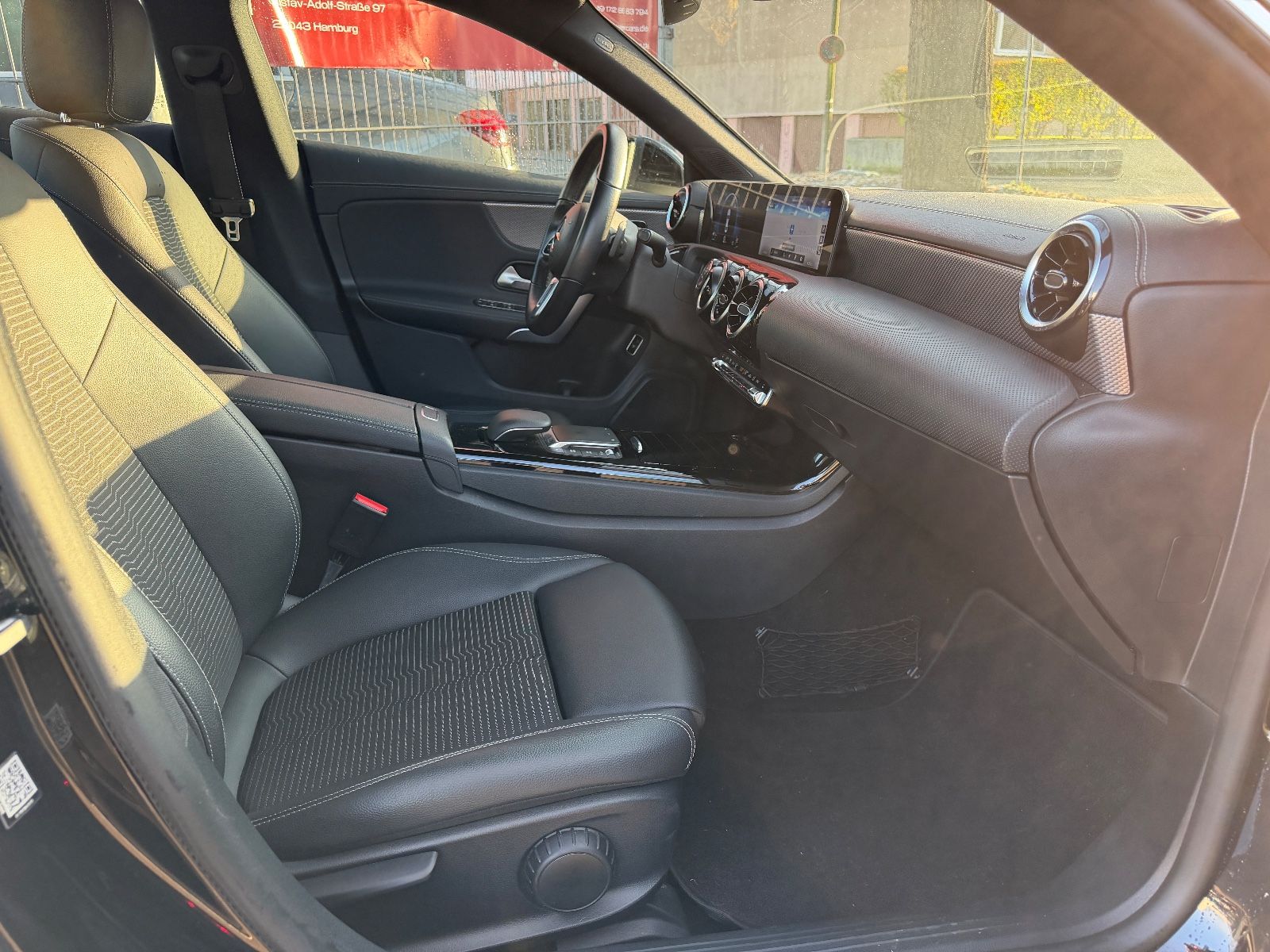 Fahrzeugabbildung Mercedes-Benz CLA 200 LED*AHK*KAMERA*TEMPO*NAVI*WIDESCREEN