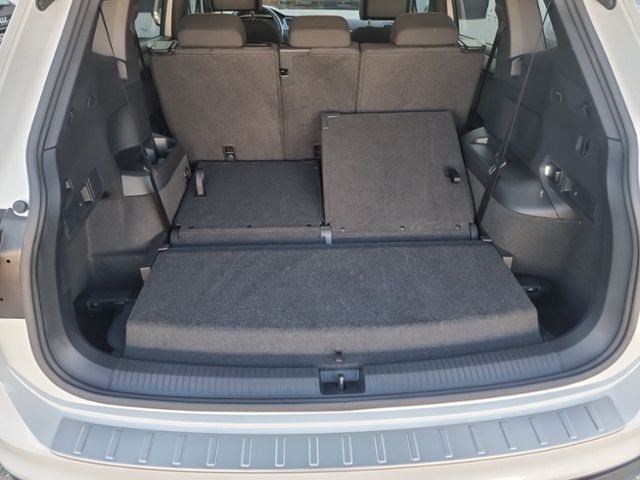Fahrzeugabbildung Volkswagen Tiguan Allspace 2,0 TDI DSG 4MOTION MATRIX-LED N