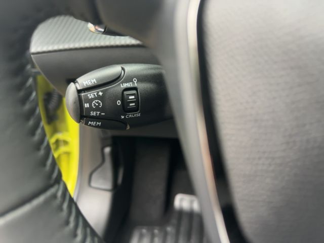 Foto Nummer 13: PEUGEOT 208