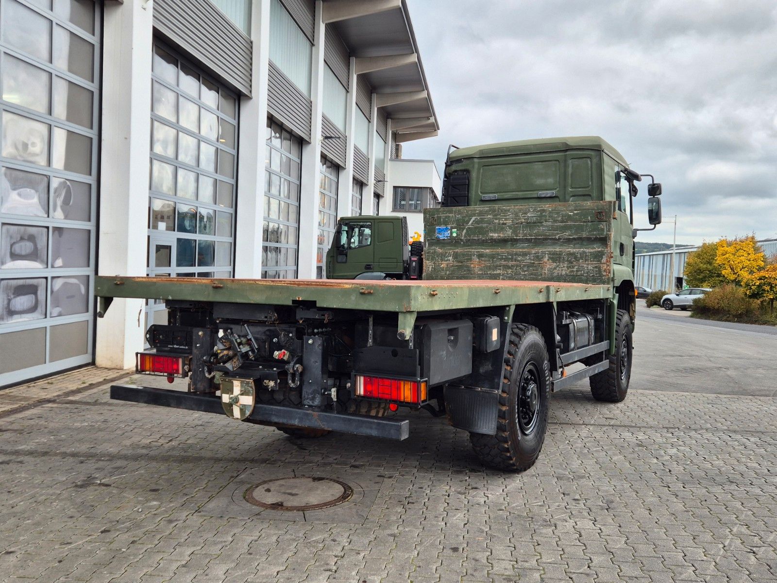 Fahrzeugabbildung MAN TGA 18.360 4x4 BB Pritsche Single Bereifung