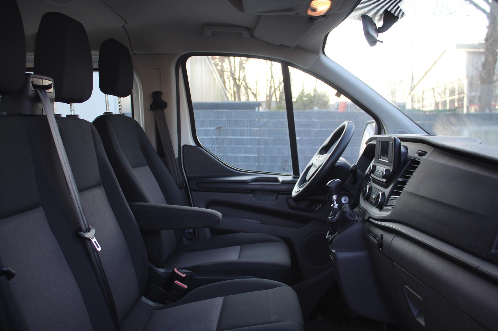 Ford Transit Custom Kombi 320 L1 (9 Sitzer)
