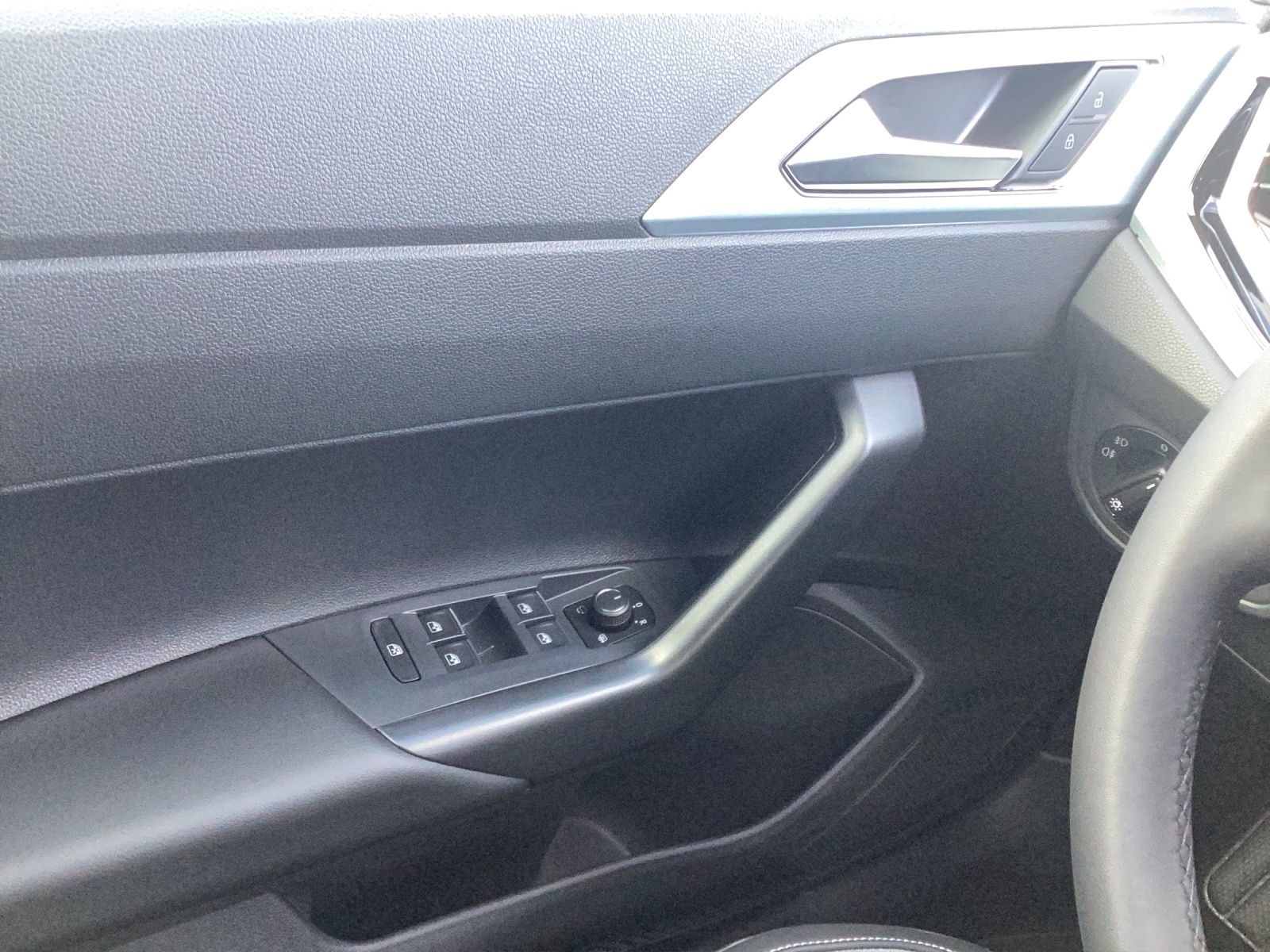 Fahrzeugabbildung Volkswagen Polo Energy TSI LED ACC SH RearView AppConnect A