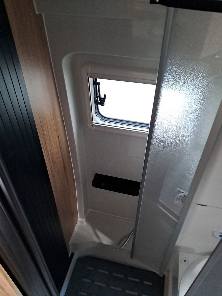 Fahrzeugabbildung Karmann Dexter 4x4 DE 570 AW Rückfahrkamera, Tageszul.