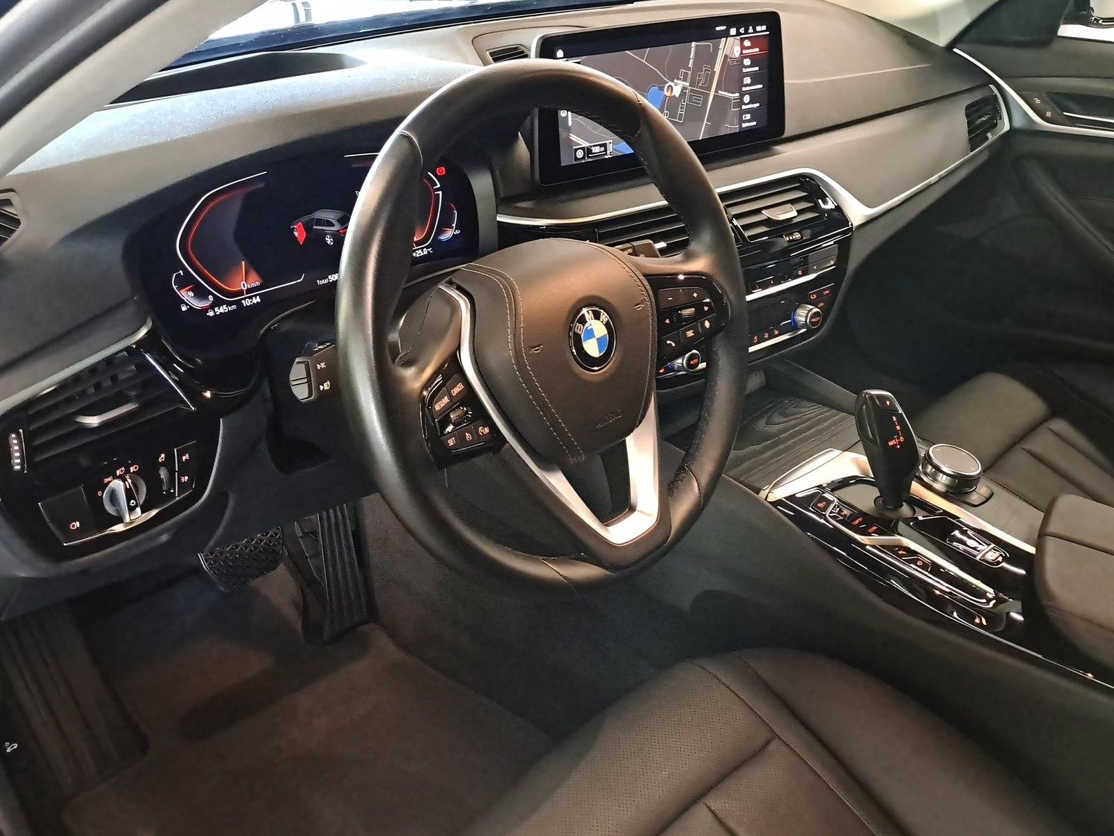 BMW 530i Touring LiveCockpitProf Head-Up Kamera