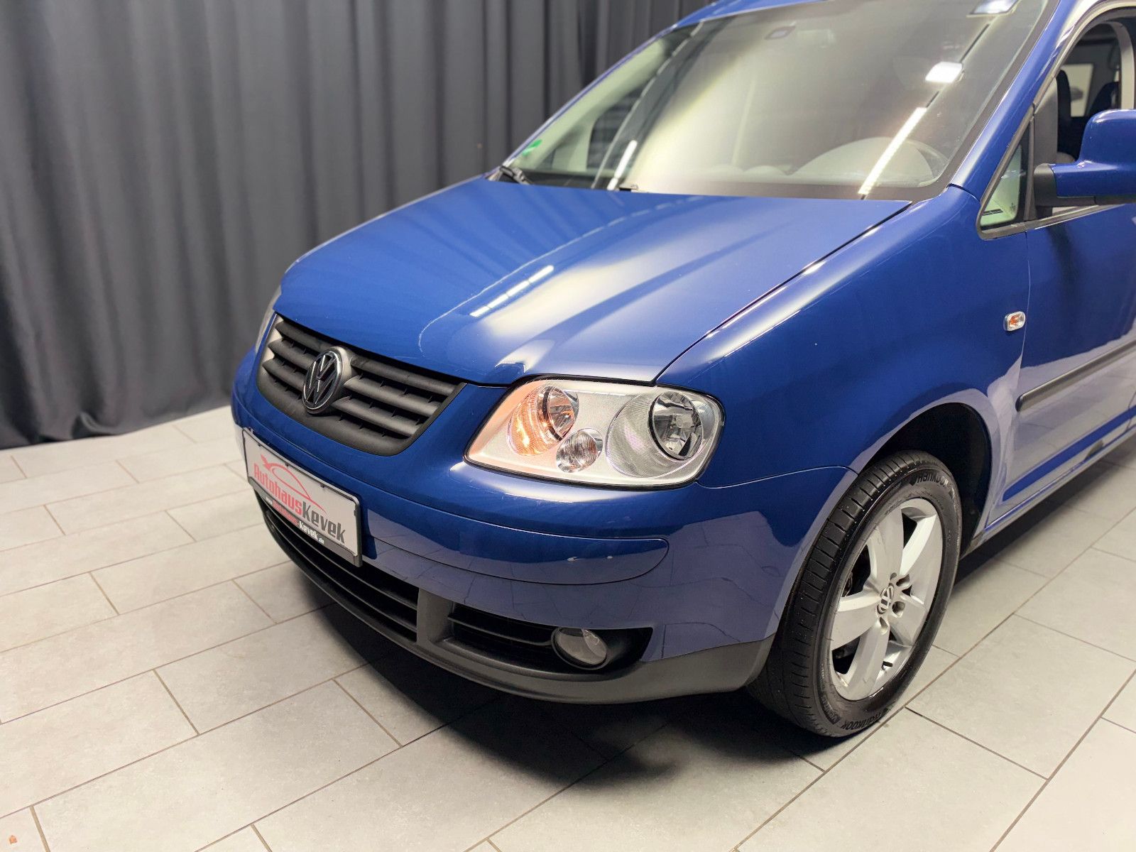 Fahrzeugabbildung Volkswagen Caddy Maxi Life Team 4Motion |AHK|PDC|7-SITZER