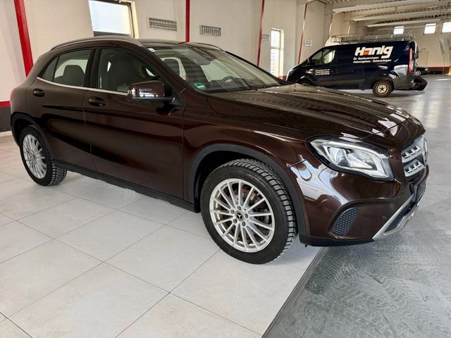 MERCEDES-BENZ GLA 220 4Matic | AMG | 2x el. Sitze | Navi | LED