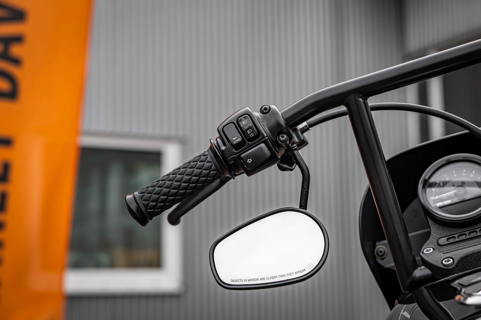 Fahrzeugabbildung Harley-Davidson Sportster XL883R Roadster - MILLER ABGASANLAGE -