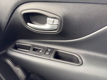 Jeep Renegade e-Hybrid MY25 Altitude *WINTER-PAKET*
