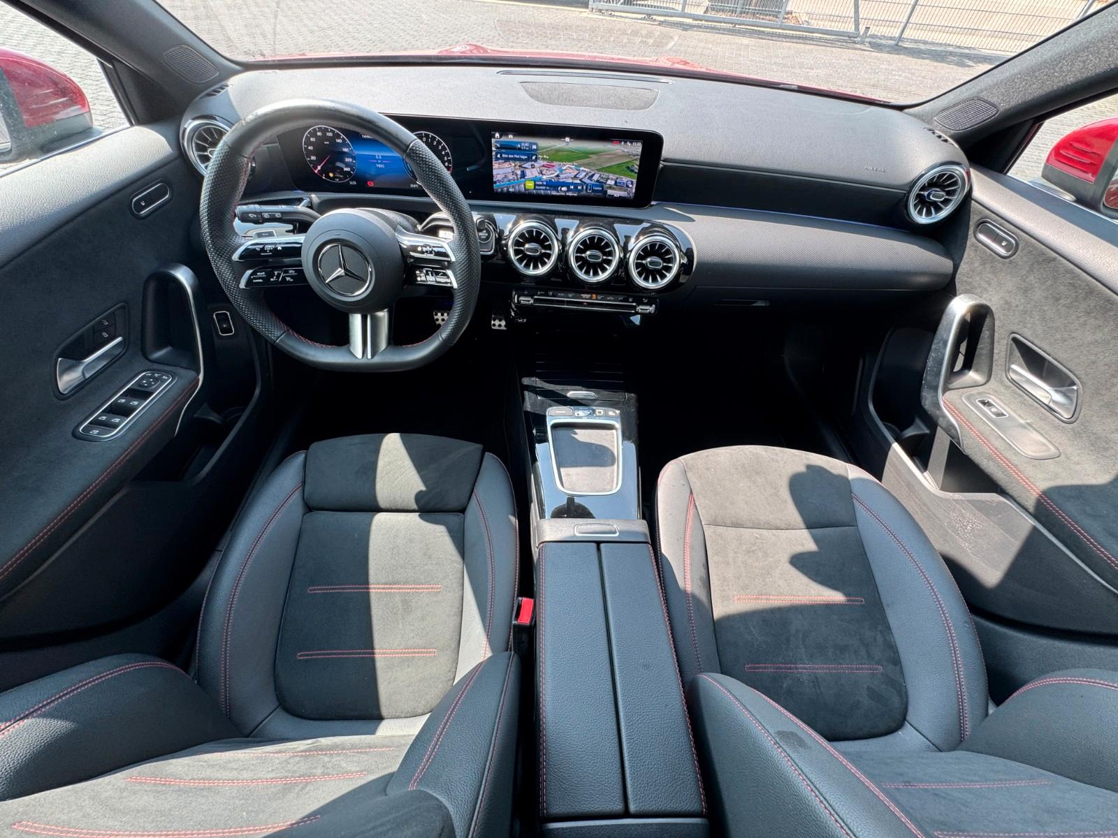 Mercedes-Benz A 250 e AMG DCT WIDESCREEN LED KAMERA AMBIENTEBE