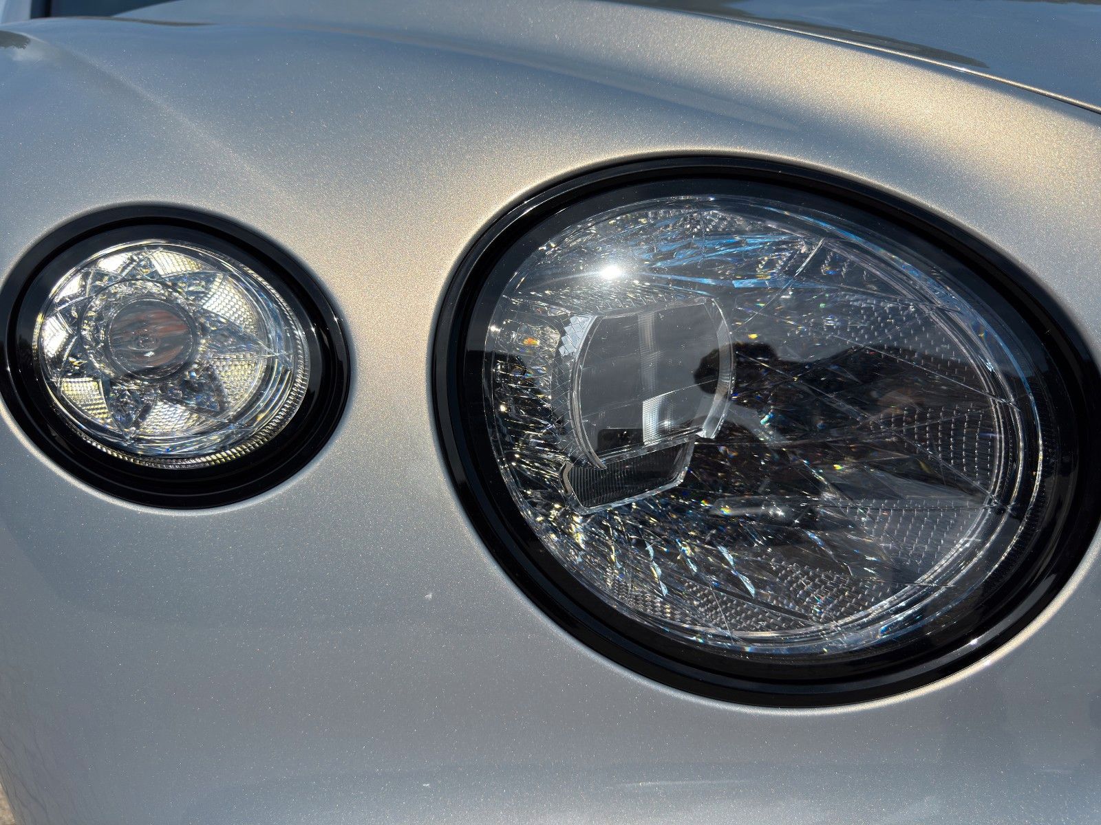Fahrzeugabbildung Bentley 4.0*V8*Mulliner*Blackline*22"*HuD*ACC*Night Vis*