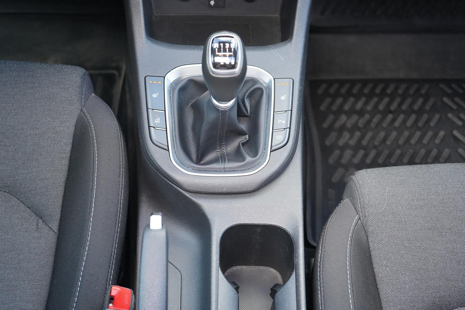 Hyundai i30 1.5 LED Navi Panorama Kamera Tempomat DAB