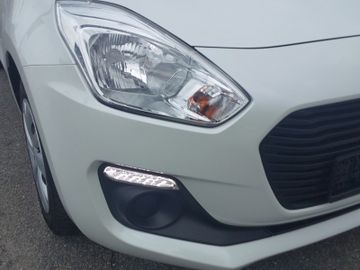 Fotografie 14 des Suzuki Swift Freisprech Zentralveriegelung E-Fenster