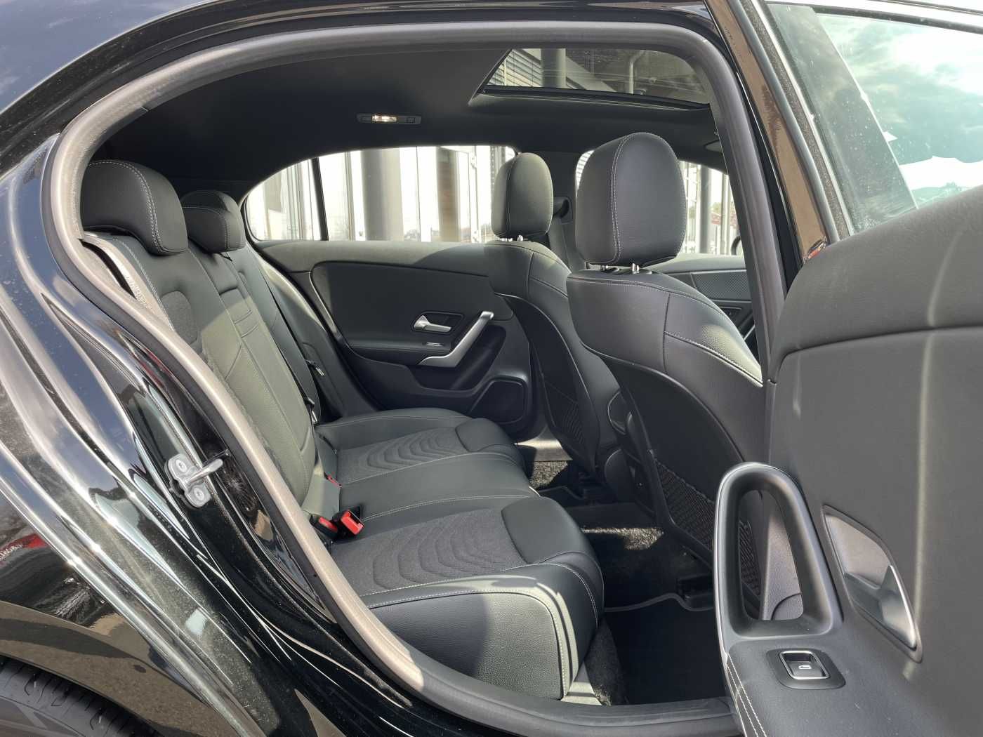Fahrzeugabbildung Mercedes-Benz A 200 Progressive Pano+R-Kamera+LED+ MBUX+Lenkra