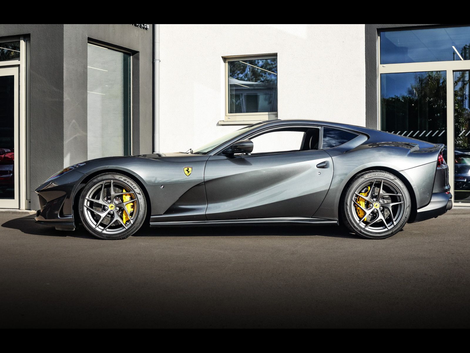 Ferrari 812 Superfast V12°FERRARI WARR 10/27°CARBON°KAM imagem 2