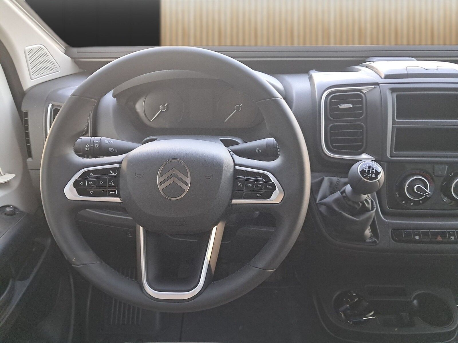 Fahrzeugabbildung Pössl Summit Shine 600 RS Plus Citroen 140 PS 25er Mod