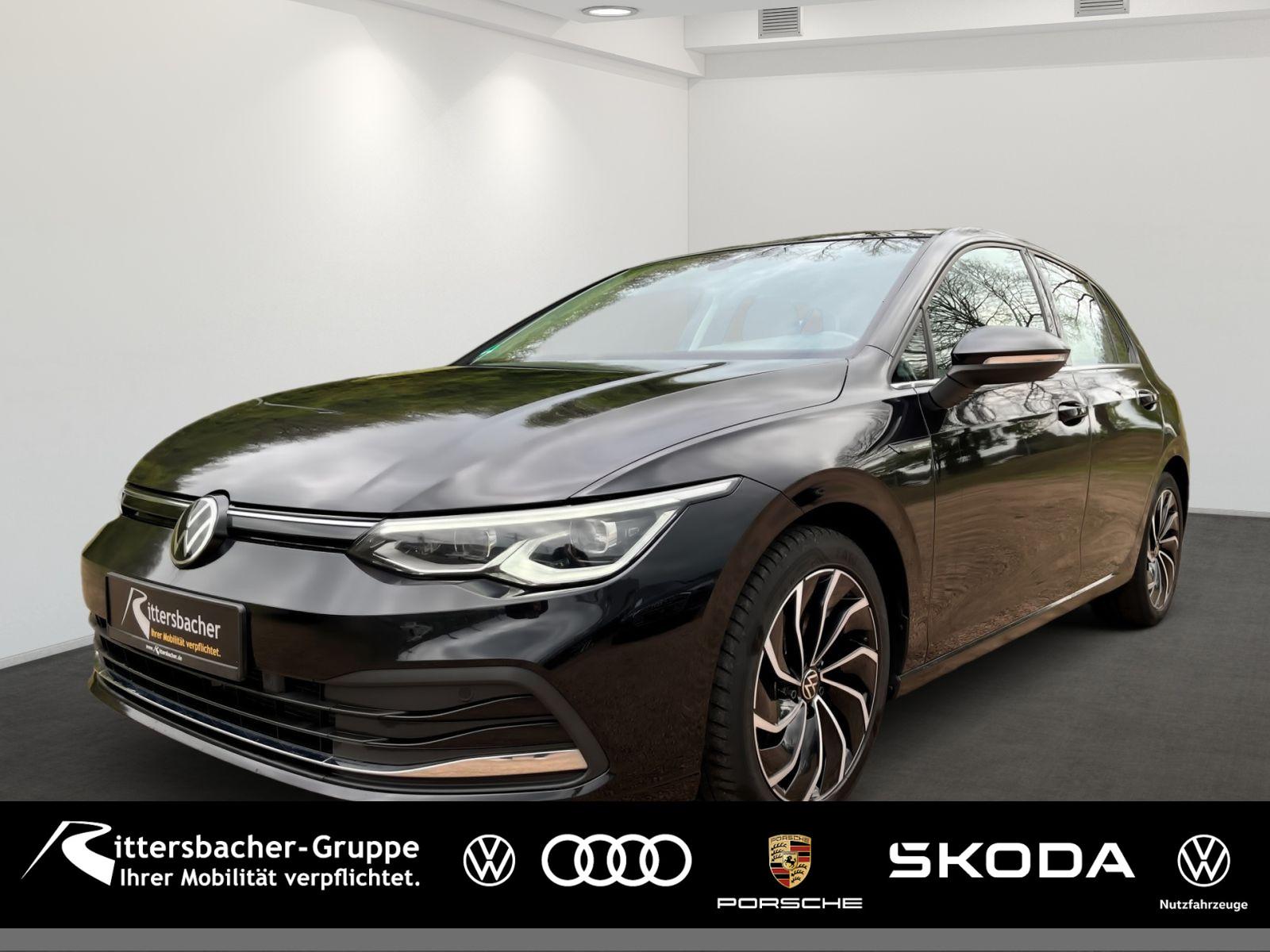 Volkswagen Golf VIII Style 1,5 TSI PANO Navi DCC Matrix