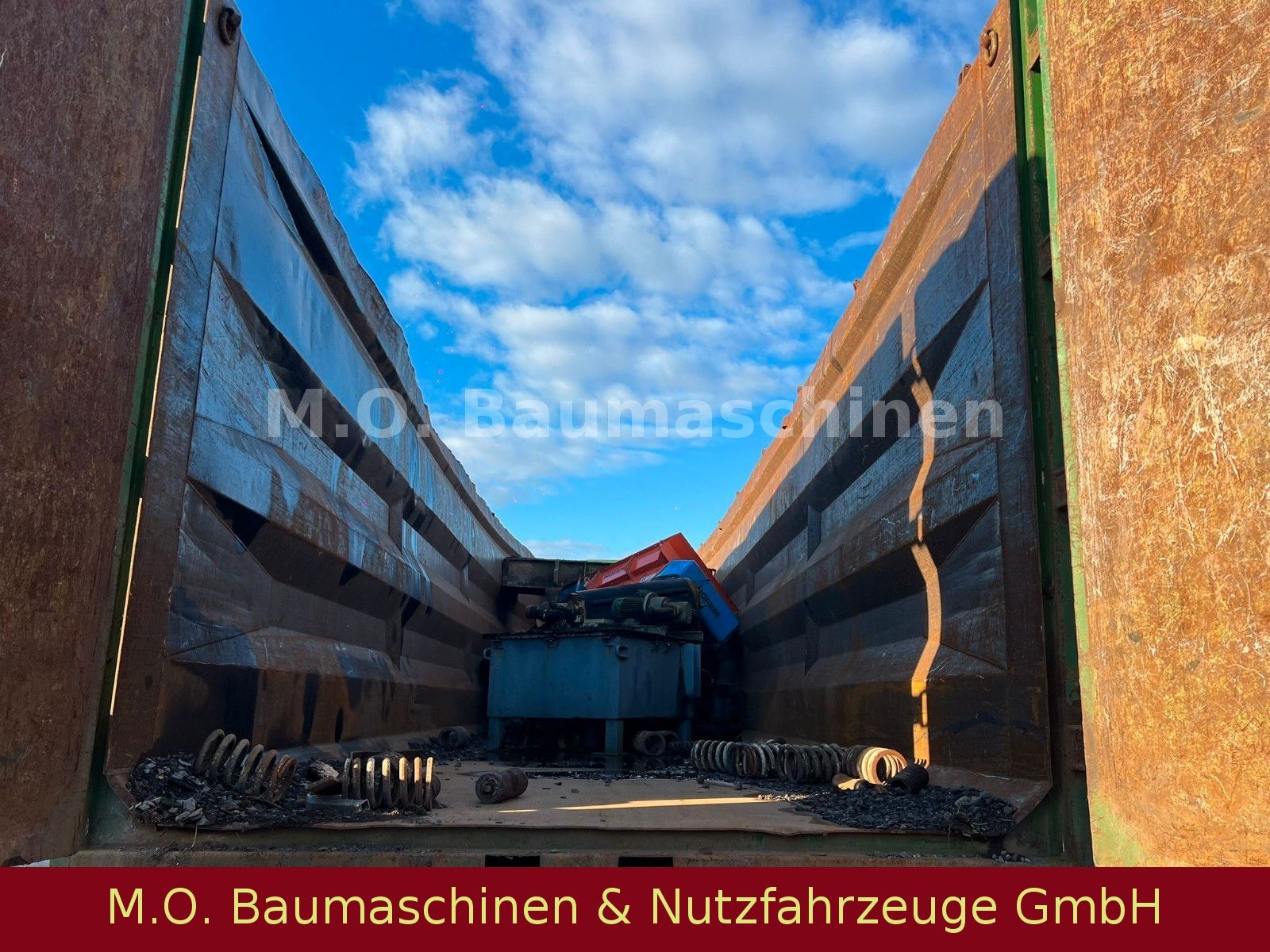 Fahrzeugabbildung Andere Kloos FerroTrailer SKF 35 / Luftfederung