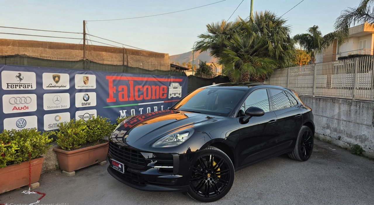 PORSCHE Macan