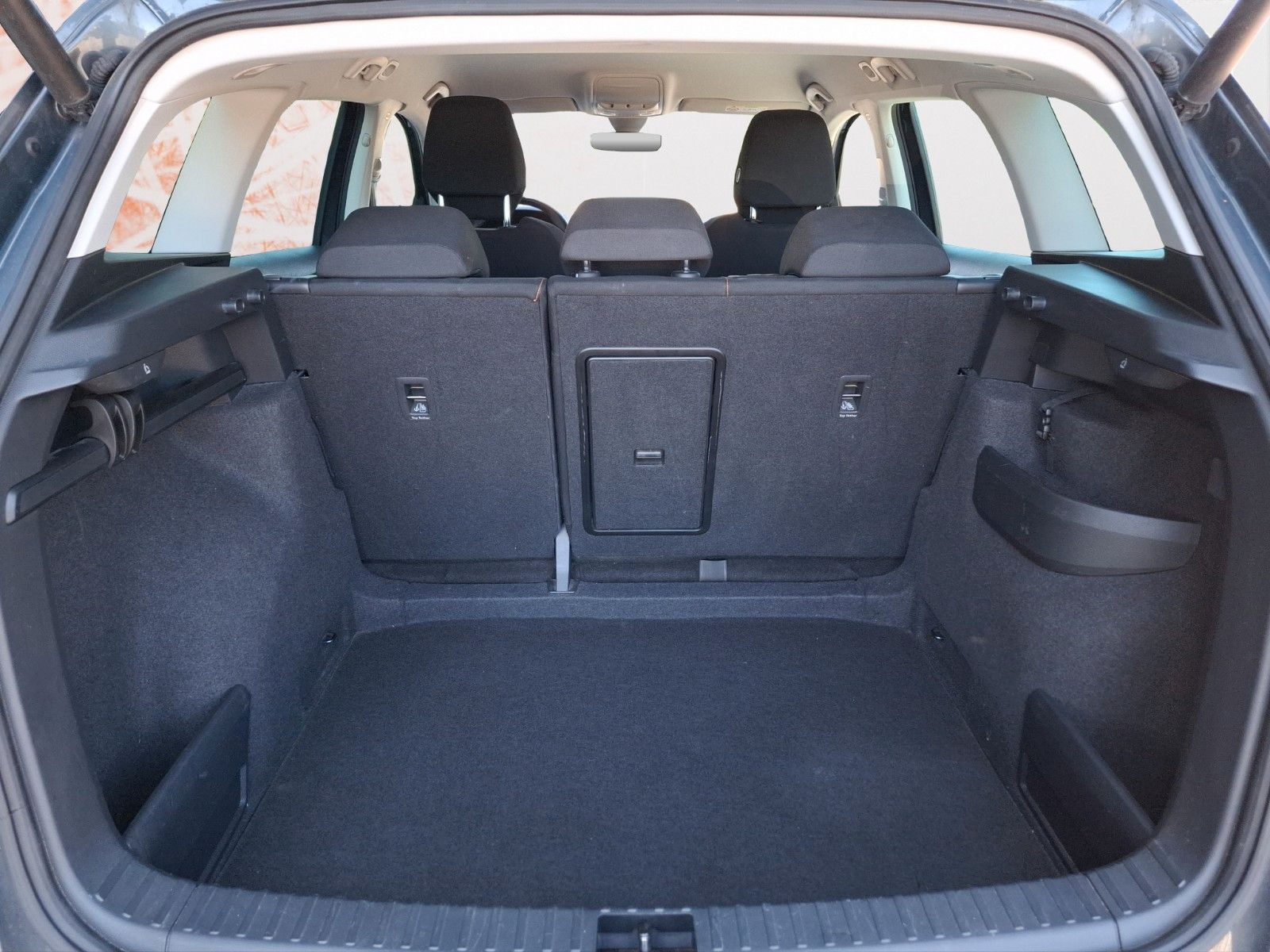 Fahrzeugabbildung SKODA Karoq Clever ! Amundsen ! Kamera !