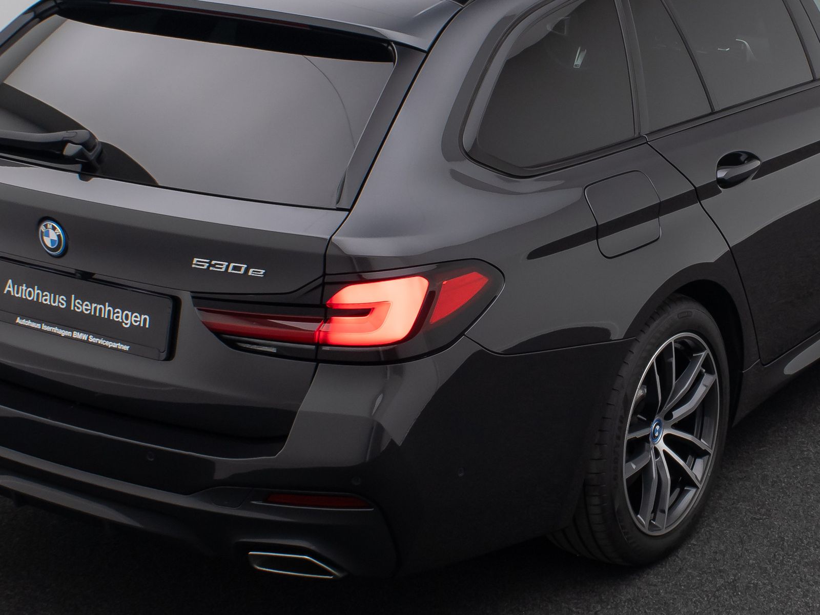 Fahrzeugabbildung BMW 530e M Sport H/K DAB HUD Alarm Komfort Kamera