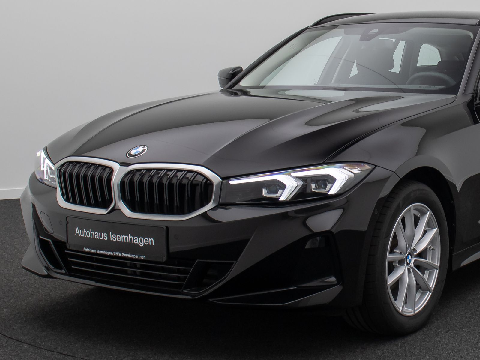 Fahrzeugabbildung BMW 318i Alarm DAB Kamera GeschwindigReg Sportlenkrd