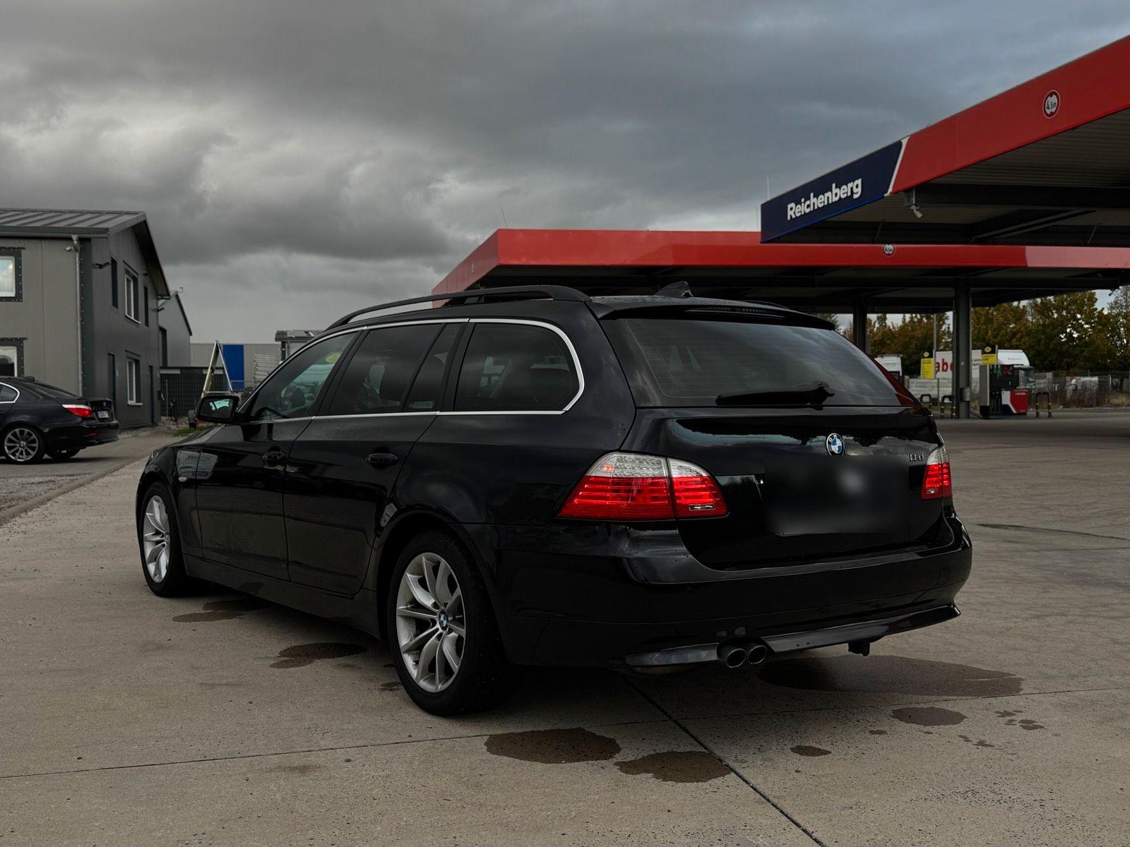 BMW 530 2008 — interior