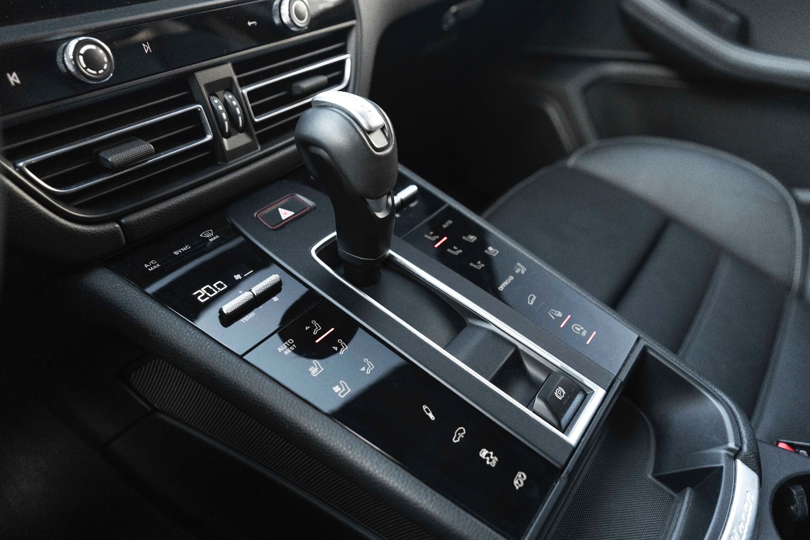 Fahrzeugabbildung Porsche Macan GTS PDLS+ KAM SPORT CHRONO LED PANO LUFT