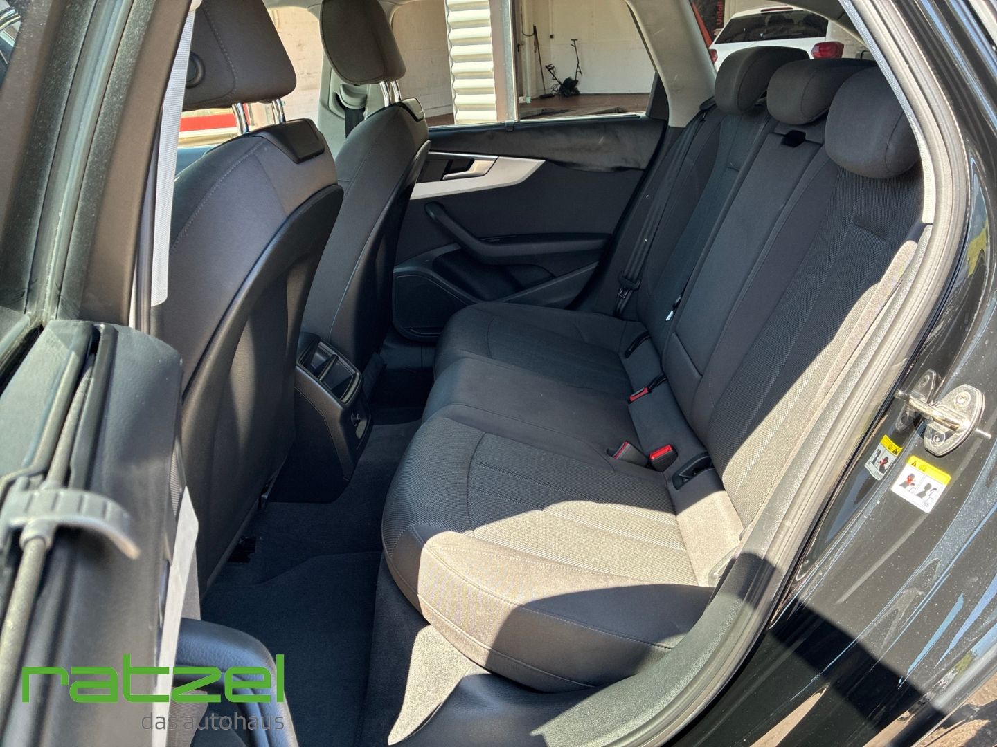 Fahrzeugabbildung Audi A4 Avant 35 TFSI S tronic Navi LED El. Heckklapp