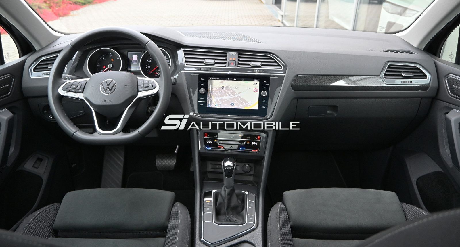 Fahrzeugabbildung Volkswagen Tiguan 2.0 TDI DSG °ACC°AHK°HARMAN°MASSAGE°PANO°