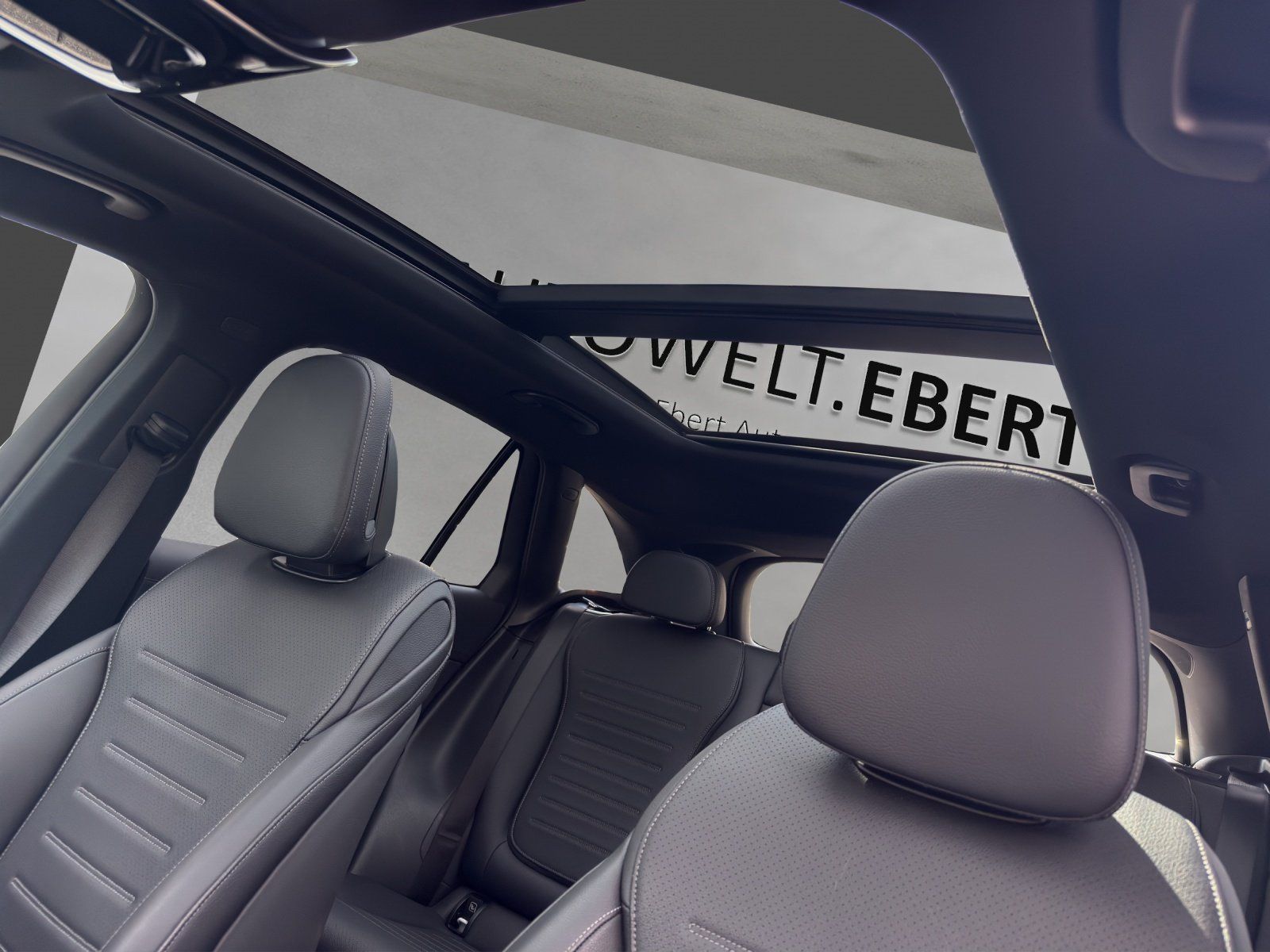 Fahrzeugabbildung Mercedes-Benz GLC300de AMG Advan+ AHK Pano DISTR Sitzklim Memo