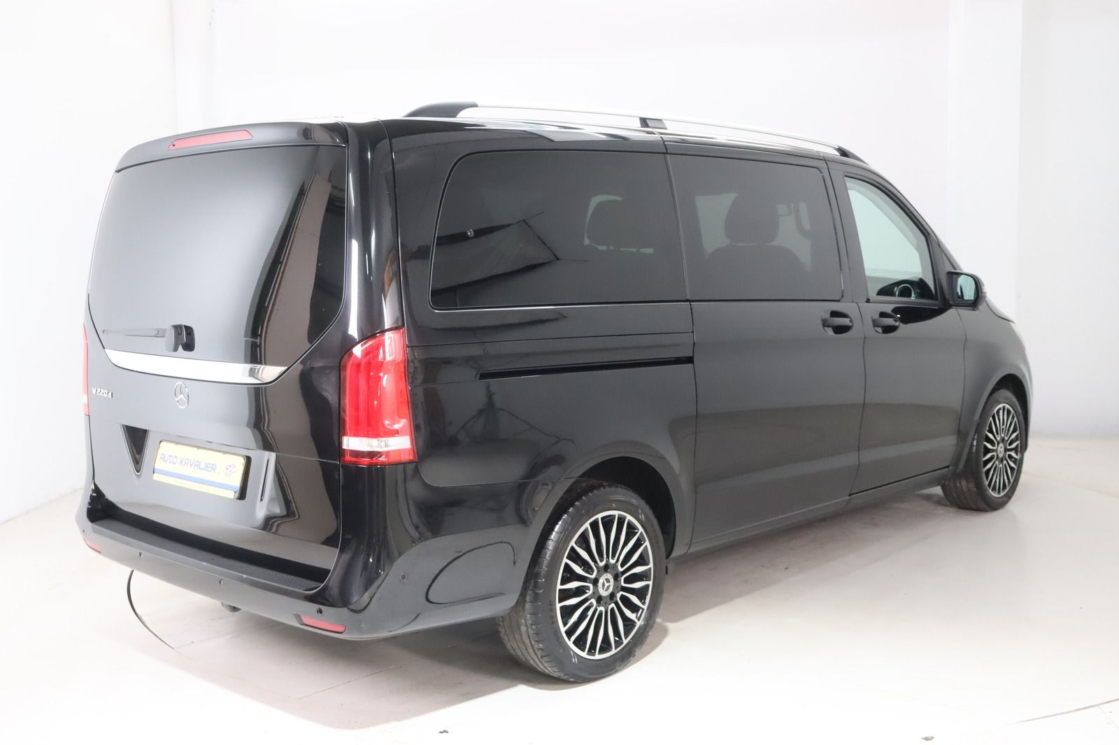 Fahrzeugabbildung Mercedes-Benz V 220 CDI/d EDITION lang * 7-Sitze * LED * ILS