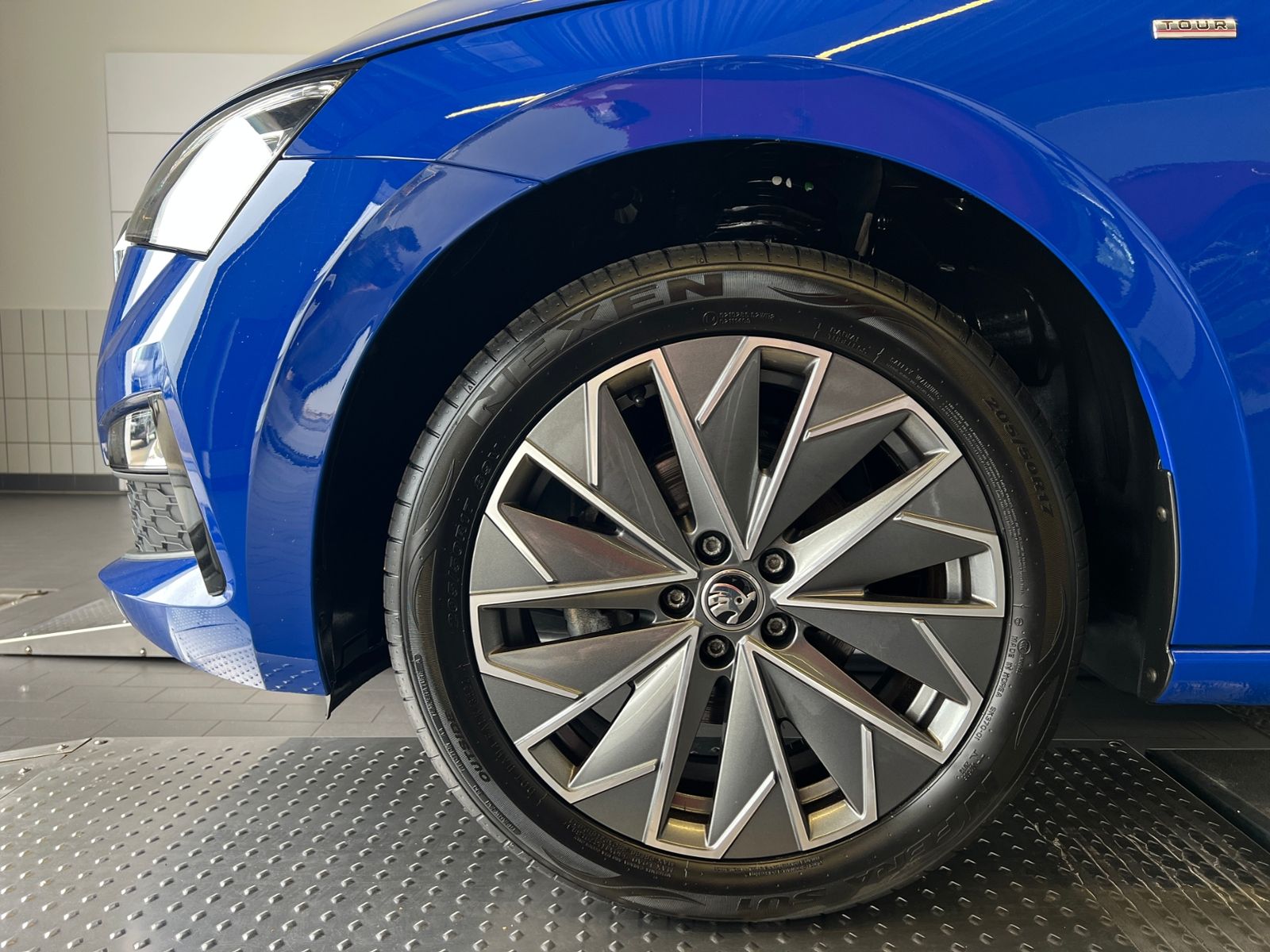 Fahrzeugabbildung SKODA Scala TOUR 1.0 TSI DSG *LED, Pano, Navi, 17"-LM*