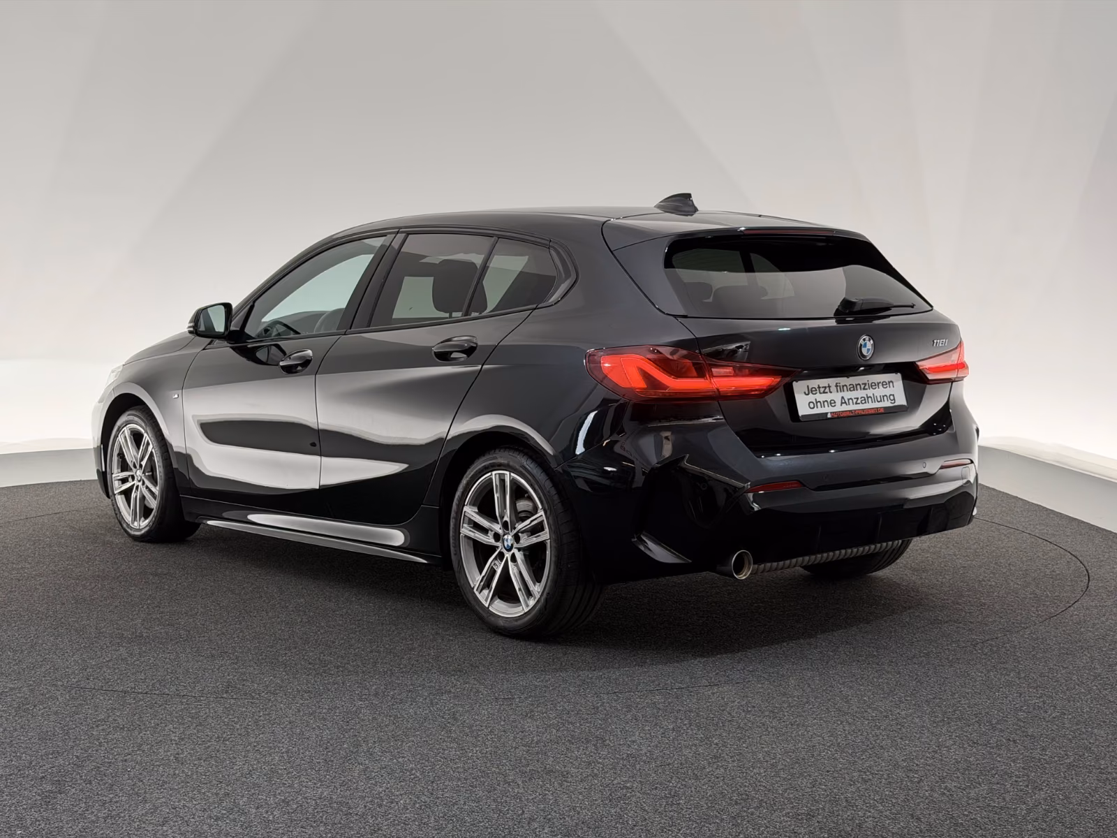 BMW 118i Lim.*M SPORT*SHADOW-LED-SHZ-PDC-TEMPO-WLAN
