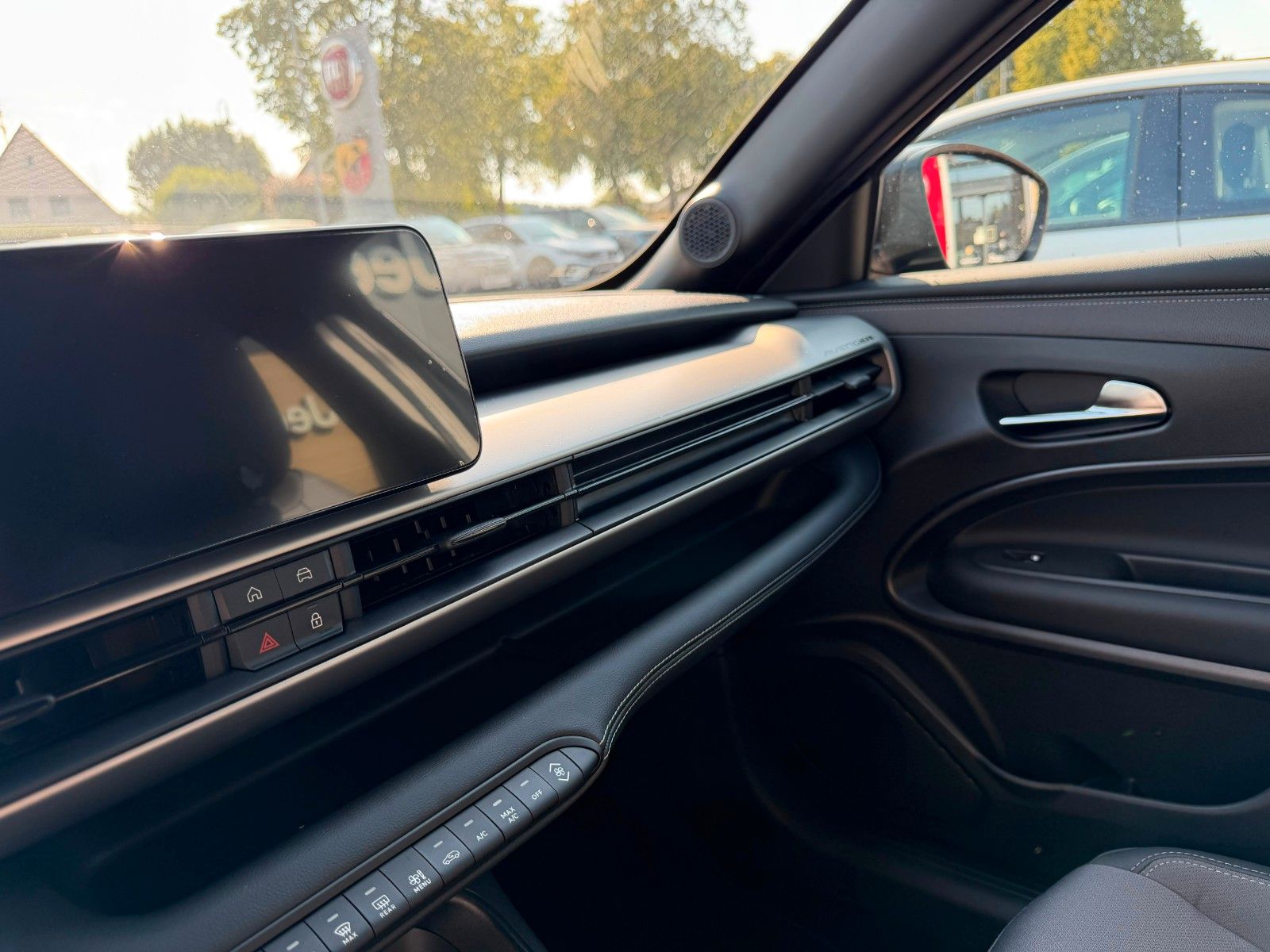 Fahrzeugabbildung Jeep Altitude MJ27 Facelift Winter Business Infotainm