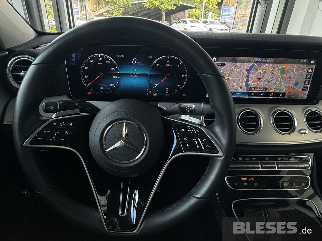 MERCEDES-BENZ E 220 – Bild 9