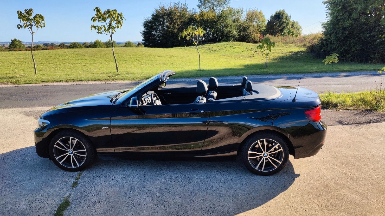 BMW Gepflegtes 218i Cabrio Sport + Apple Car