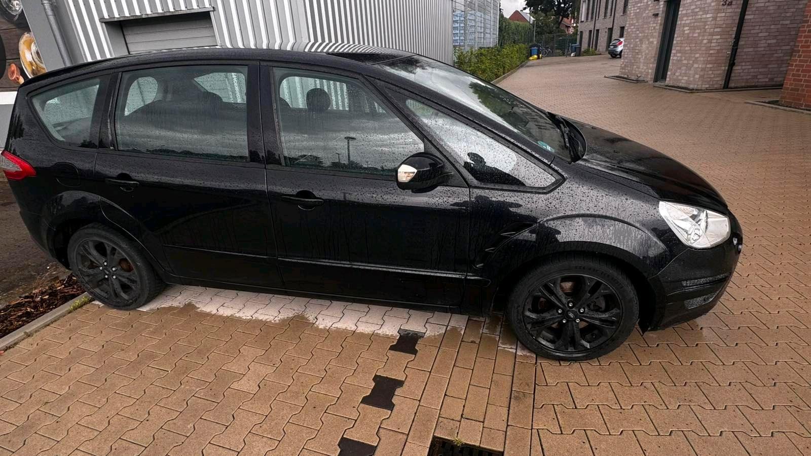 Ford S-MAX 2011 — interior