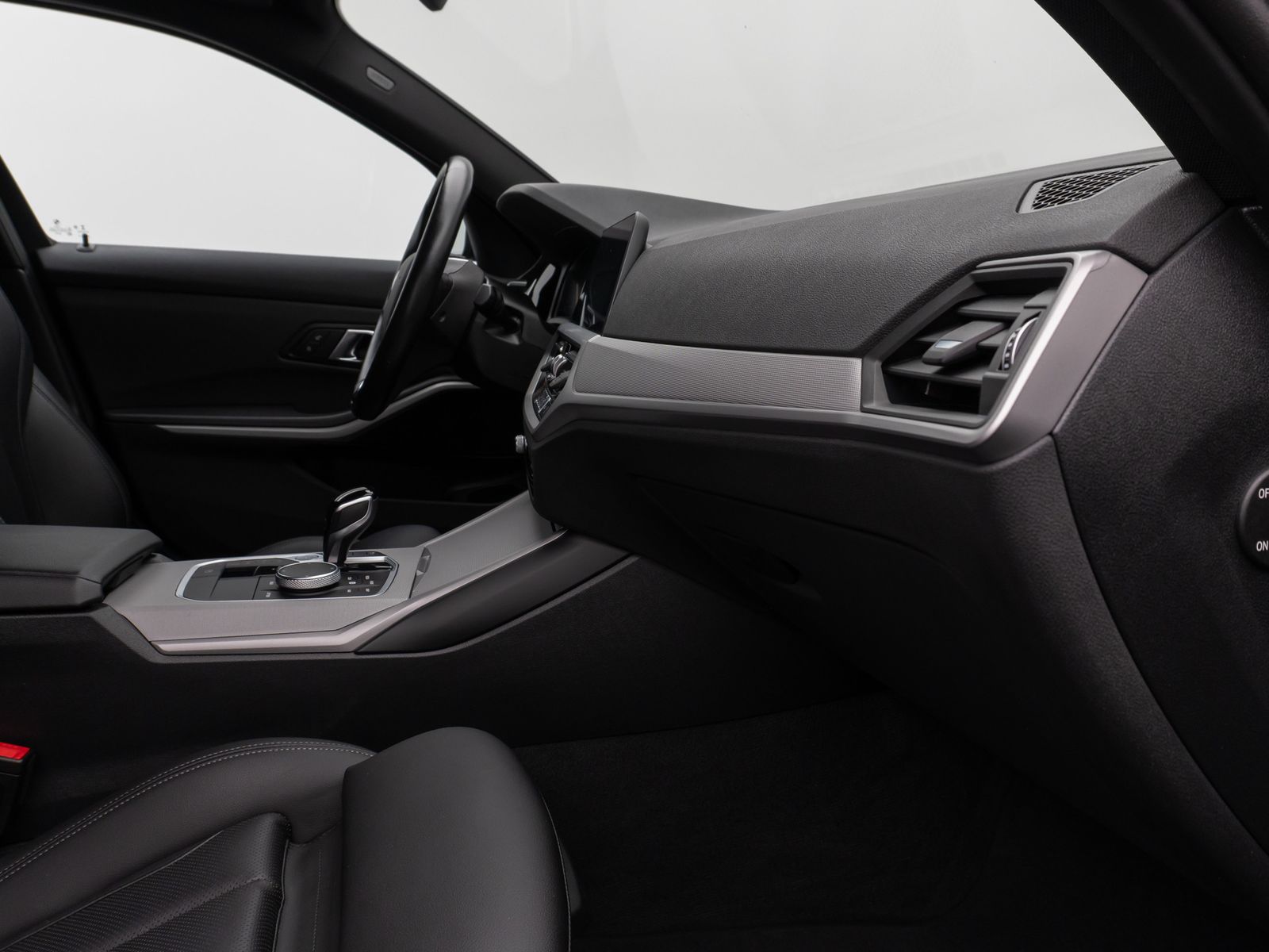 Fahrzeugabbildung BMW 320d xD Laser DAB PDC AHK Alarm Komfort Sport