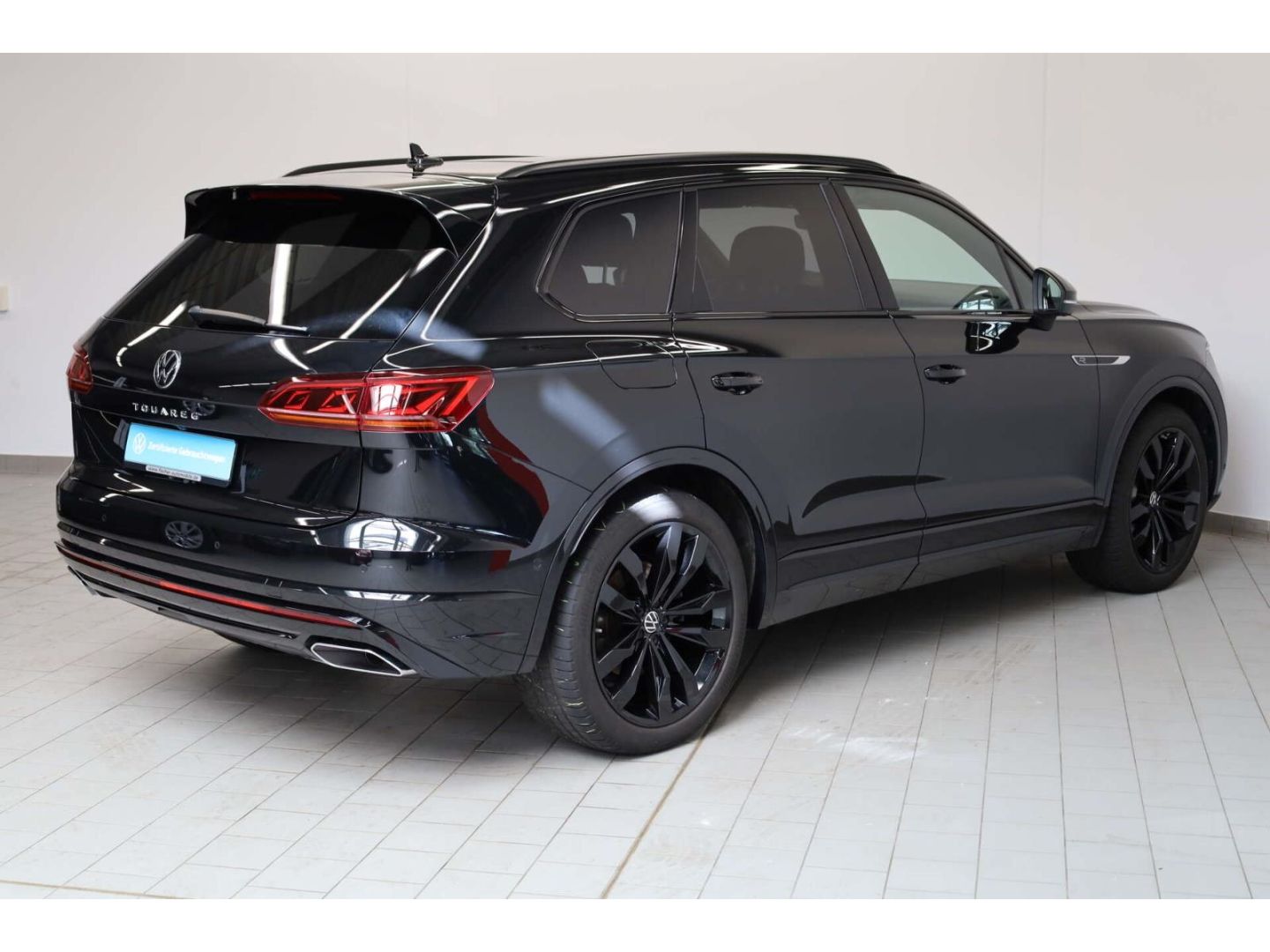 Volkswagen Touareg 3.0 TDI V6 4Motion R-Line Black Style foto 4
