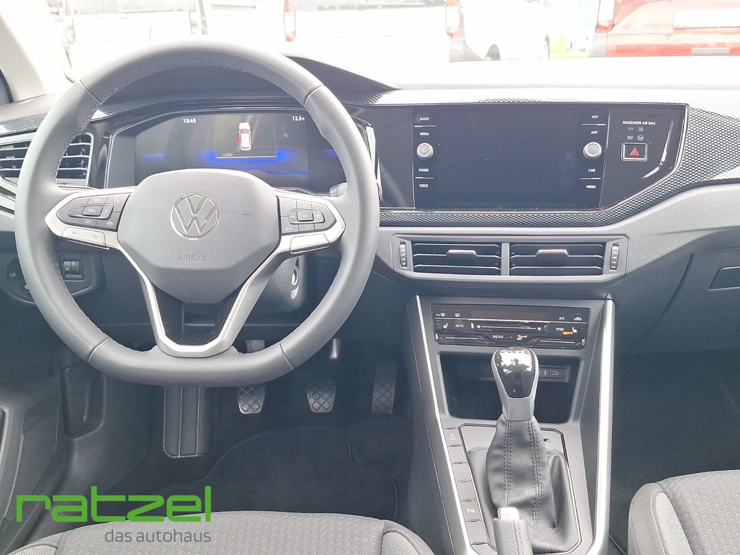 Fahrzeugabbildung Volkswagen Polo 1.0 TSI LIFE Sitzheizung+Allwetter+PDC
