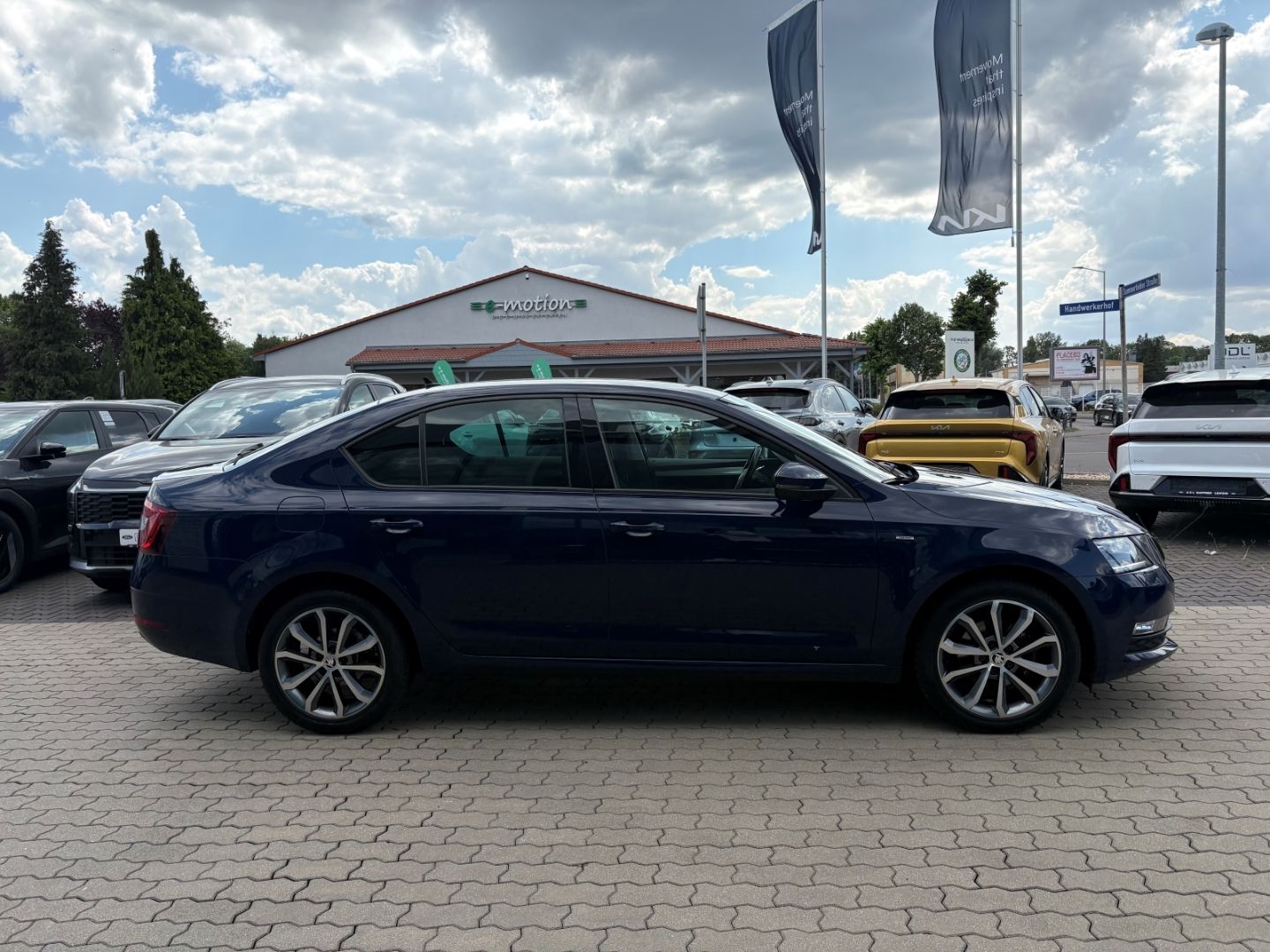 Fahrzeugabbildung SKODA Octavia Drive TotWinkAss Allwetter AppleCarPlay