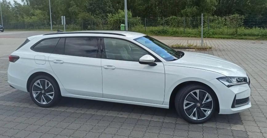 Skoda Superb Combi 2.0 TDI DSG Selection voll