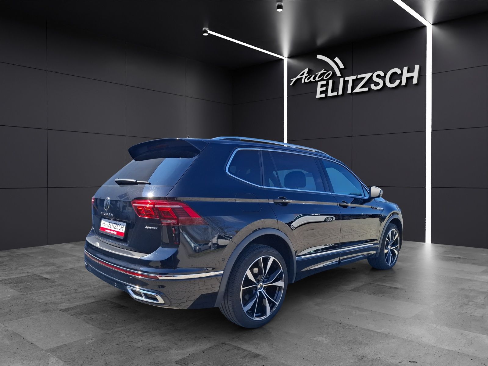 Fahrzeugabbildung Volkswagen Tiguan Allspace TDI R-Line DSG 4M Matrix AHK Nav
